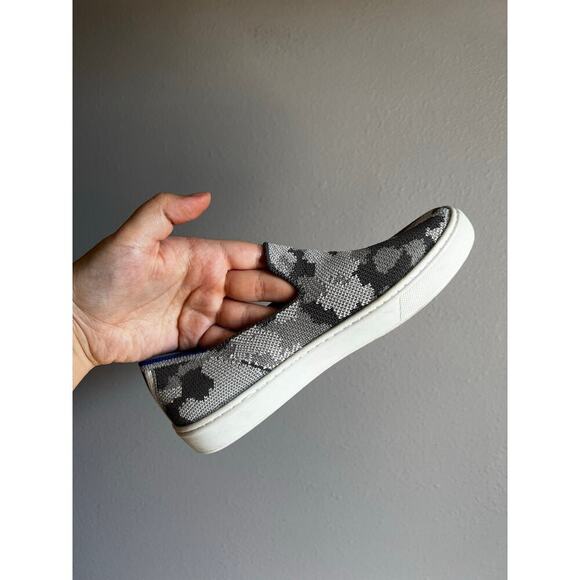 Rothy’s Grey Camo, The Kids Sneaker. Size 4 kids - Picture 5 of 6